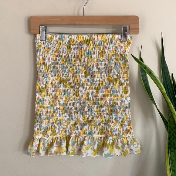 Nasty gal Shirred Ruffle Floral Mini Skirt. Sz 4 - Picture 4 of 10